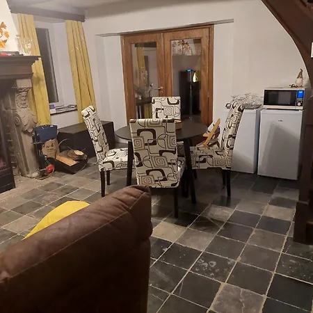 ベッド・アンド・ブレックファスト Au Doux Chardon デュルビュイ